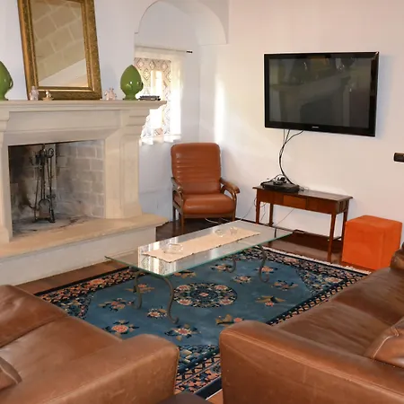 לינה וארוחת בוקר Masseria Fragnale 4*